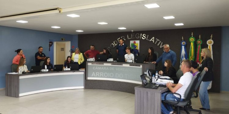 Câmara de Arroio do Tigre promove “Vereador Por Um Dia” e reforça educação para cidadania