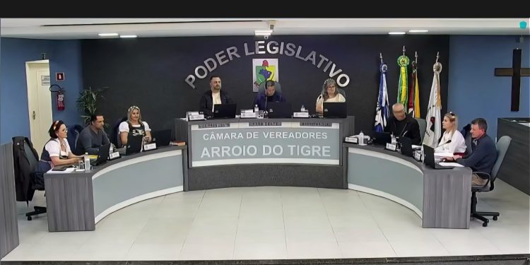 Parlamentares tratam de novos empreendimentos e contratações temporárias em Sessão da Câmara