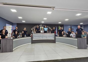 Sessão Especial “Vereador por Um Dia” reúne grande público e destaca protagonismo estudantil em Arroio do Tigre