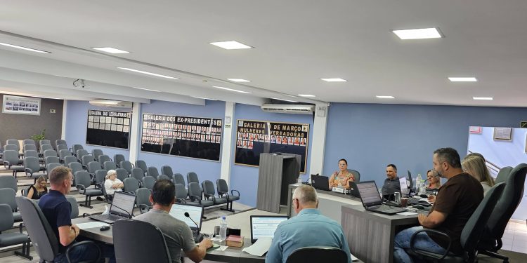 Sessão Extraordinária desta sexta-feira define contratações temporárias e rejeita Emendas