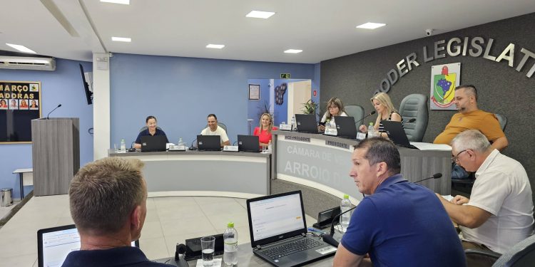 Sessão Ordinária da Câmara de Arroio do Tigre aprova convênio turístico e crédito para o Parque de Eventos