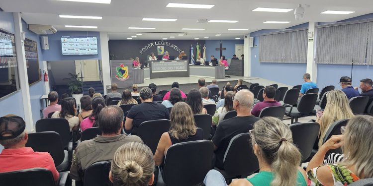 Vereadores aprovam investimentos em infraestrutura e fortalecem ações sociais em Sessão com grande público