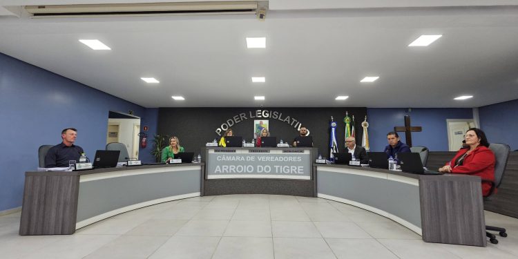 Vereadores aprovam projeto para educação infantil e moção de apoio a produtores rurais